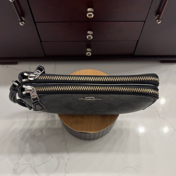 Coach Signature Black Wristlet - Picture 2 of 5